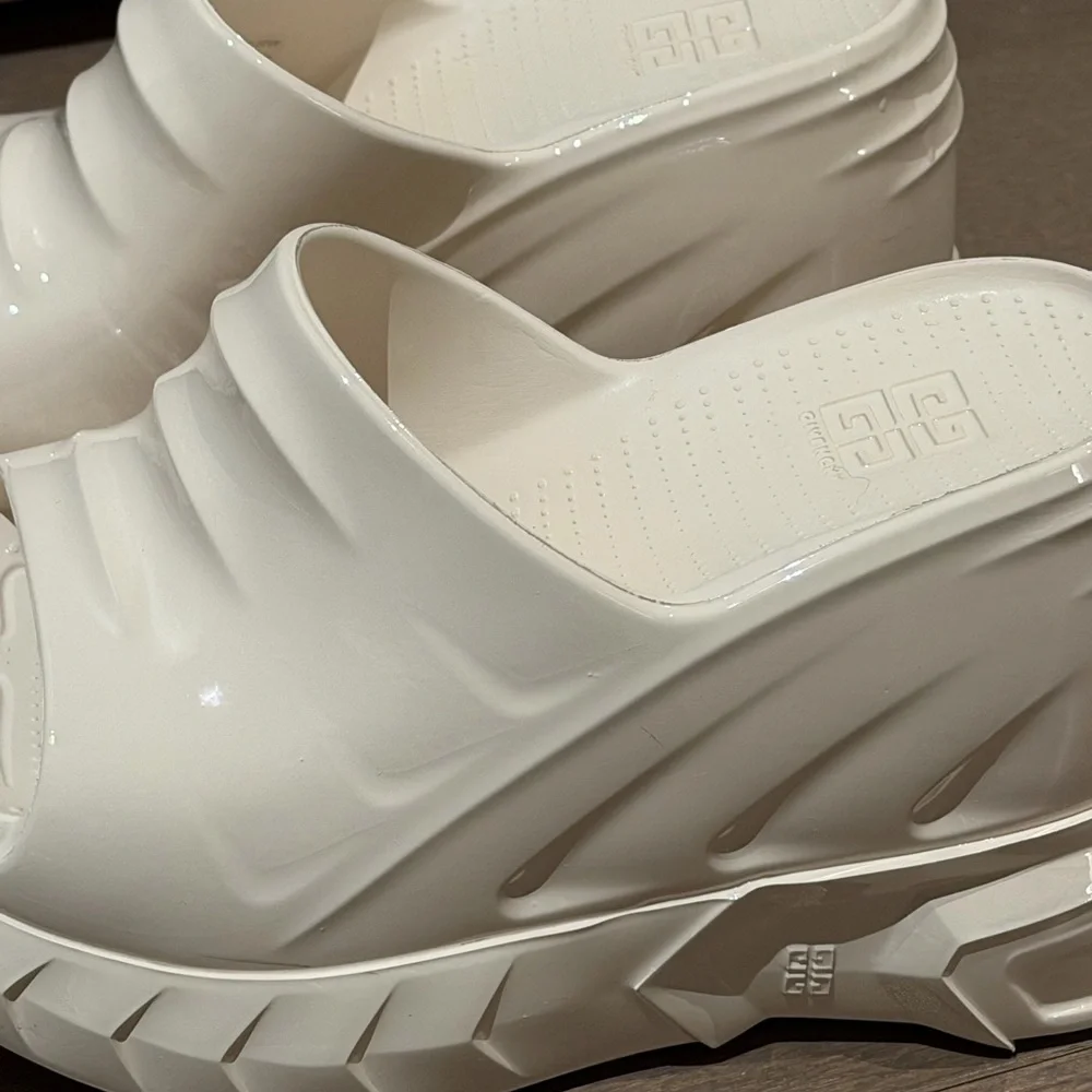 Givenchy 'marshmallow' Wedge - Picture 5 of 9